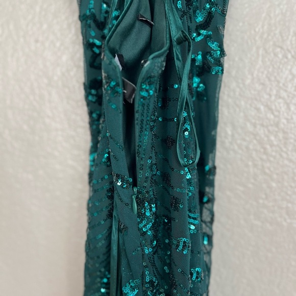 NWOT Photo Finish Forest Green Sequin Lace-Up Maxi Dress - Picture 8 of 9